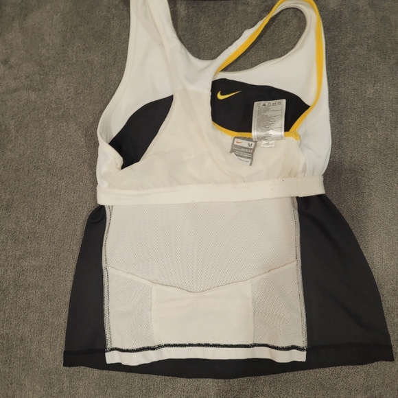 Nike Athletic tank - Picture 6 of 8
